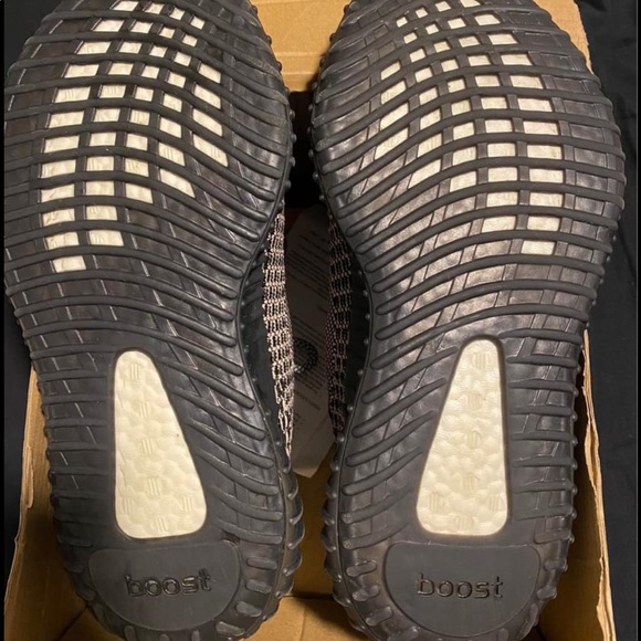 adidas Yeezy Boost 350 V2 Yecheil (Non-Reflective) Sz 6Y  Yeezy 350 V2 (Non-Reflective)